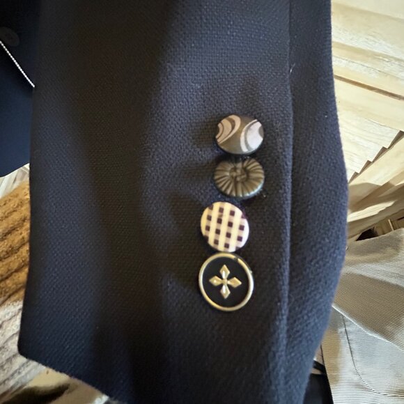 Tallia Men’s XL Navy Blue Blazer – Patterned Lining, Excellent Condition - Picture 3 of 4